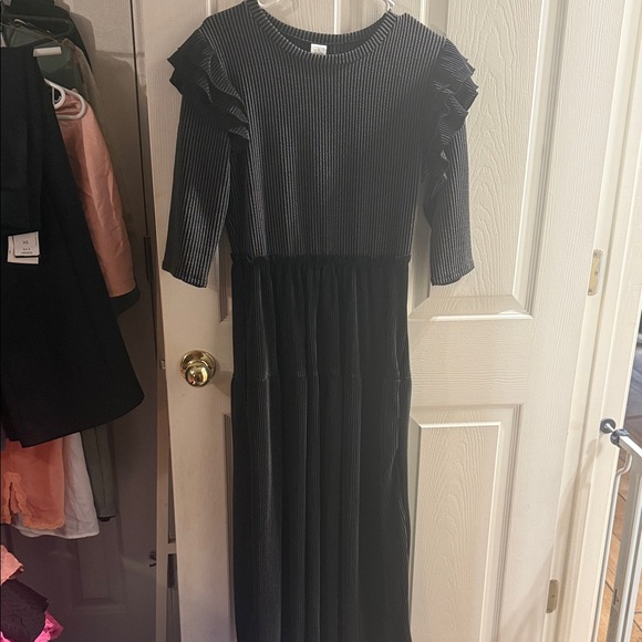 K&K Dresses & Skirts - Black Ruffled Sleeve Women's Dress